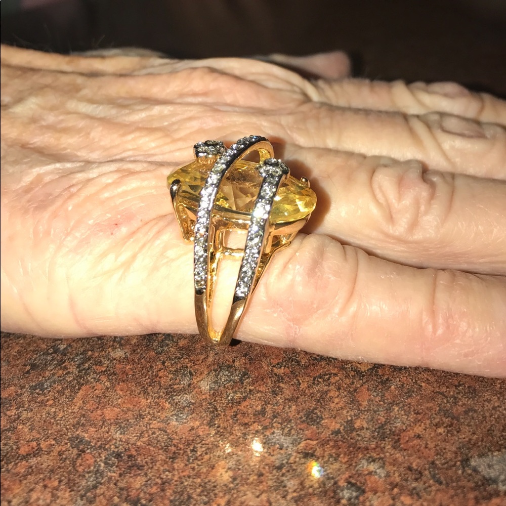 Fashion Ring, sz 6 3/4 gold-tone Lrg Citrine stone, NWOT